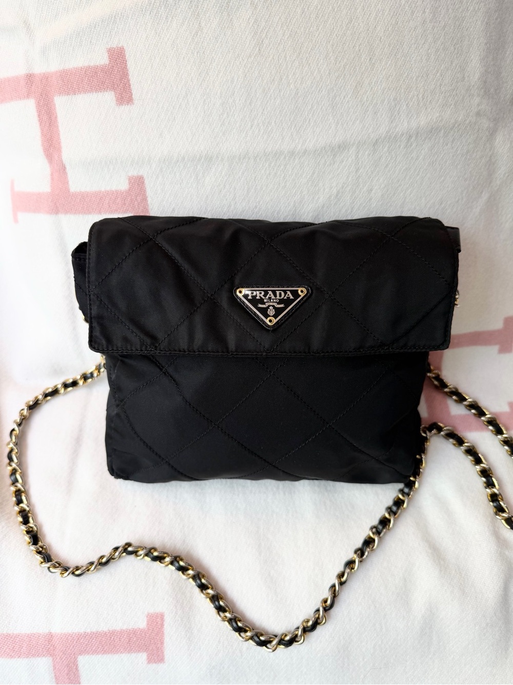 Prada⭐️Black Quilted Gold Chain Shoulder Bag! RARE! ⭐️Always Open to offers! - Picture 4 of 16